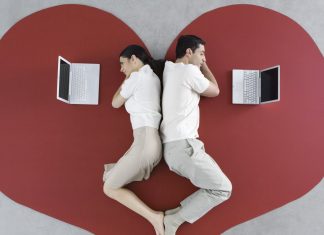 Iata cum poti avea o relatie la distanta!