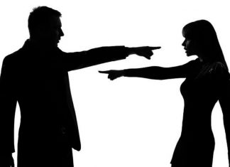 Noul meu hobby: A critica pe oricine, oriunde, oricand