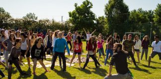 Vine vara, hai in tabara!